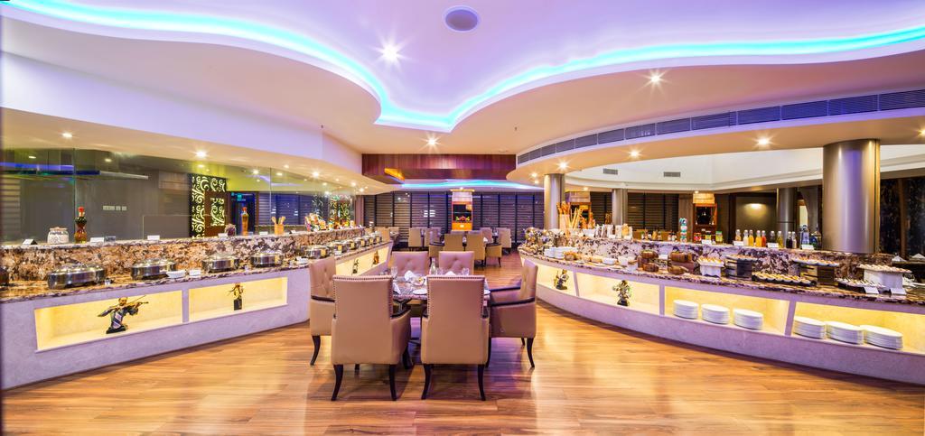 Clarks Exotica Convention Resort & Spa Devanahalli Buitenkant foto