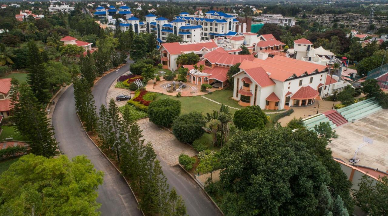 Clarks Exotica Convention Resort & Spa Devanahalli Buitenkant foto